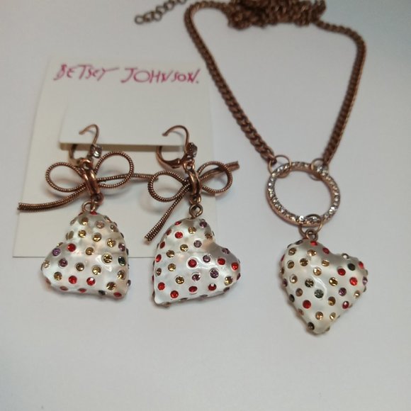 Beautiful Betsey Johnson Necklace and Matching Earrings - Picture 1 of 5